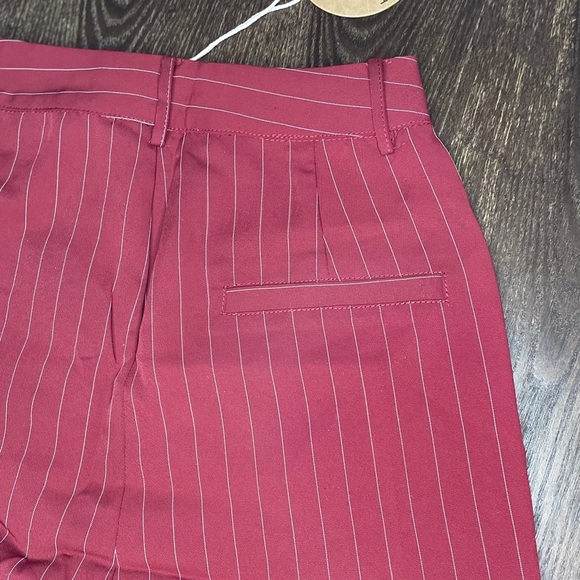 HONEY PUNCH WINE WHITE PIN STRIPE SHORTS - Picture 10 of 13